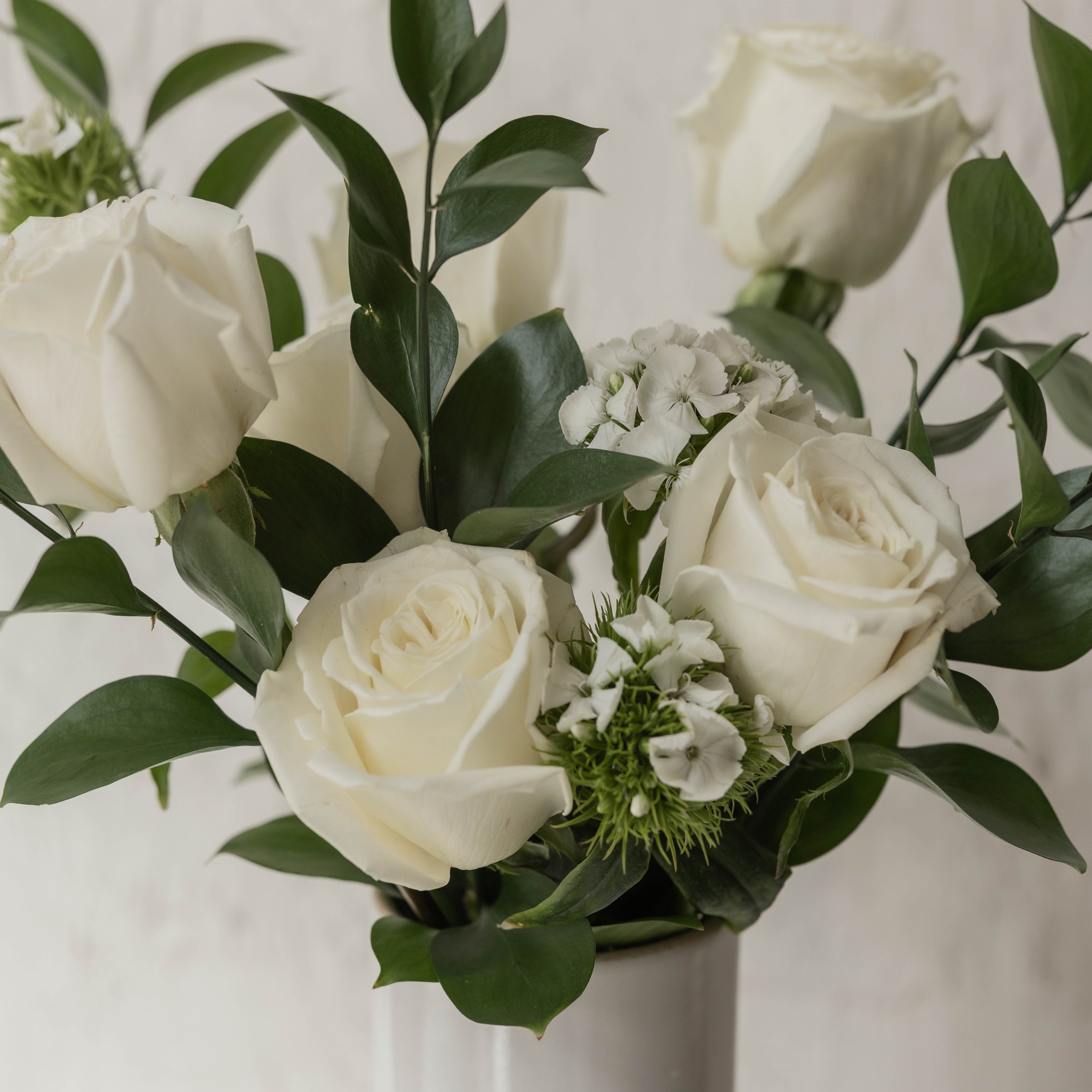 Kansas City flower delivery rose bouquet handmade vase local flowers